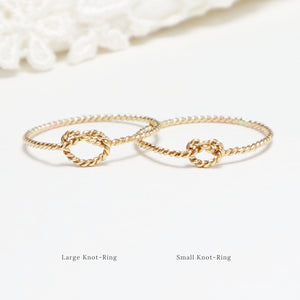 The 2 Unity Knot Twist Rings
