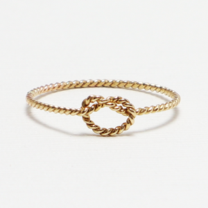 Unity Large Knot Twist Ring