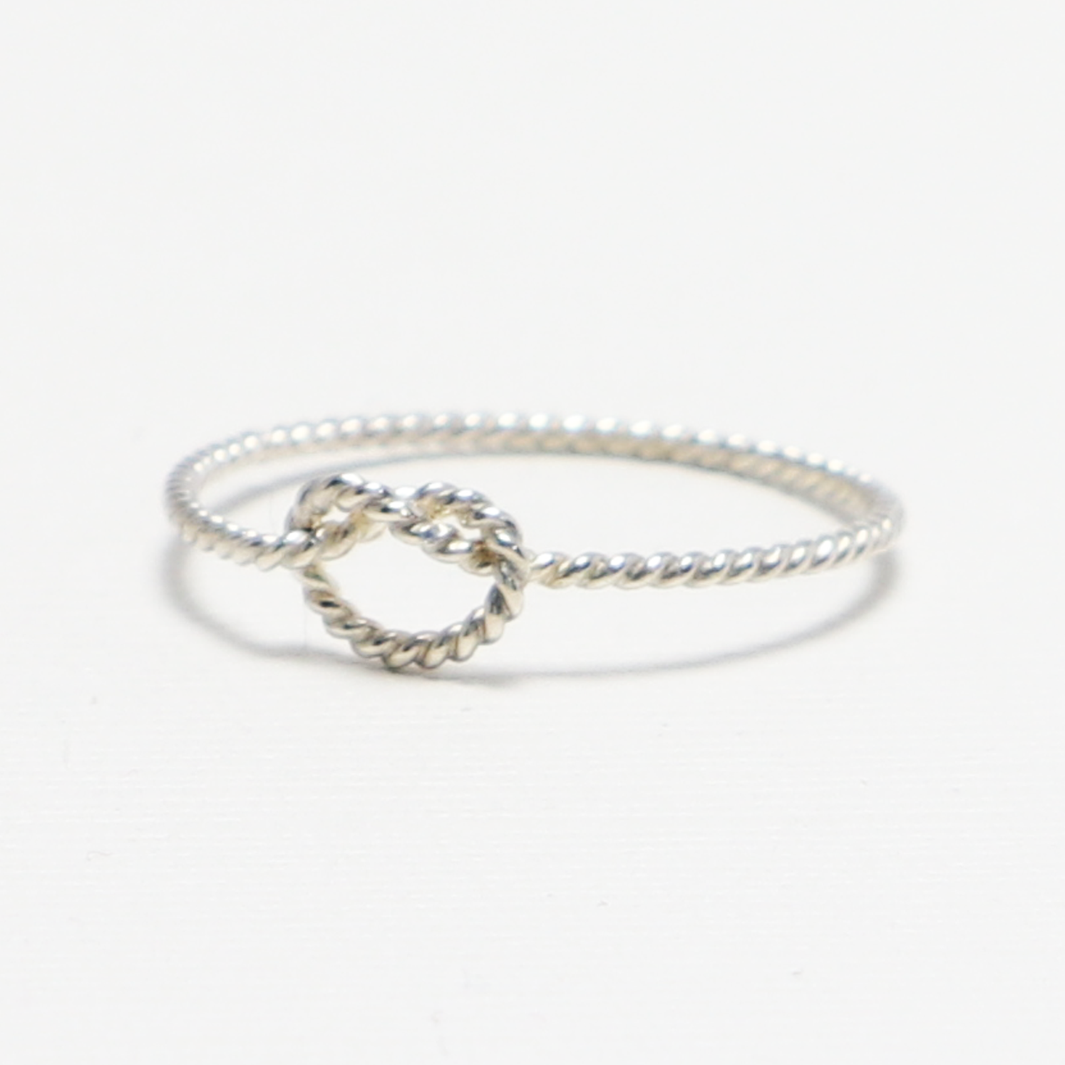 Unity Large Knot Twist Ring