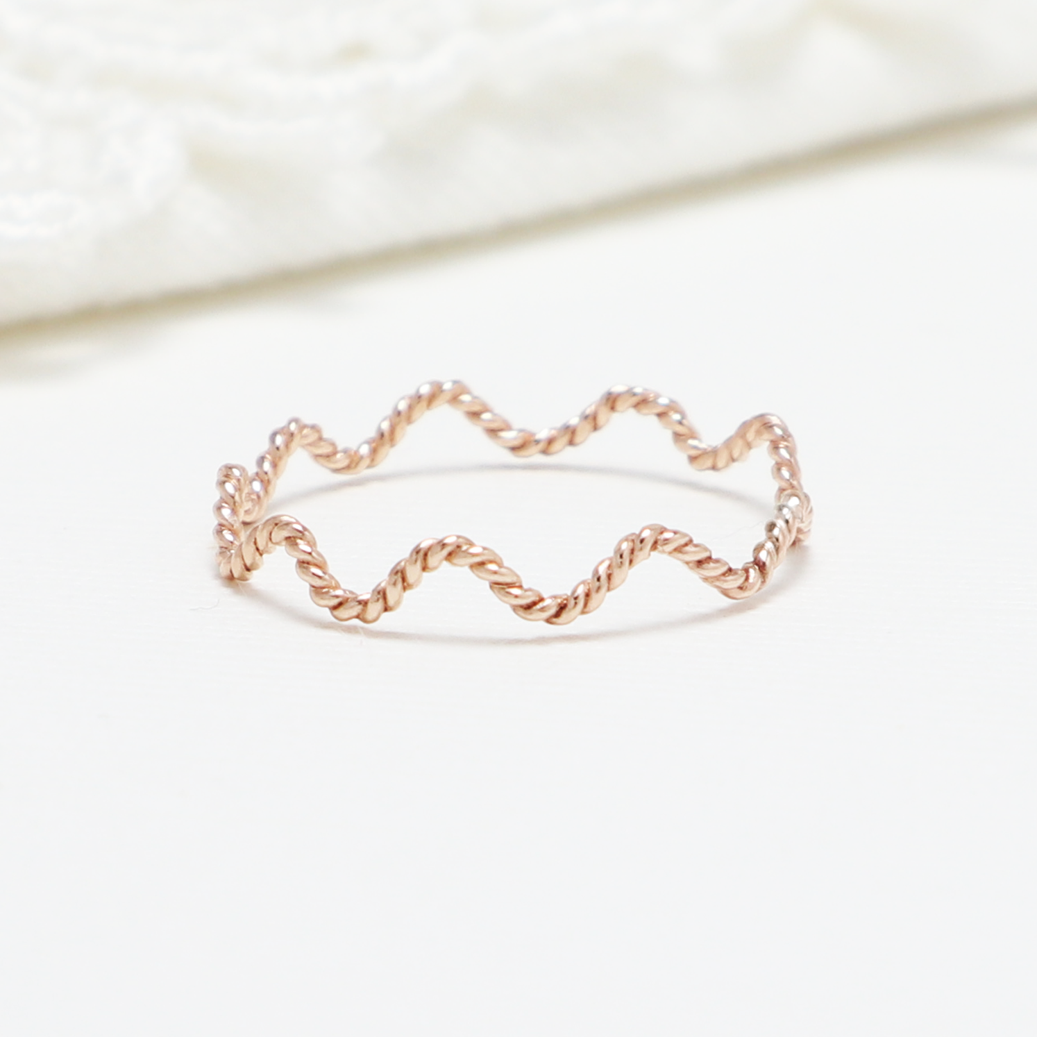 Wave Small Twist Ring